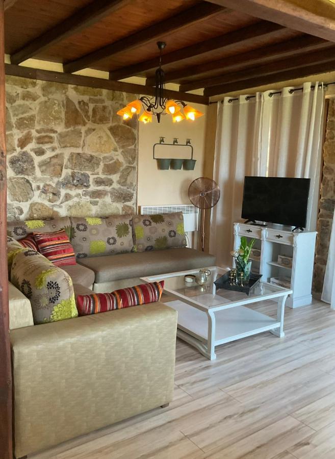 Stonehouse & Casa Al Sole E Al Mare Villa Nea Roda Ngoại thất bức ảnh