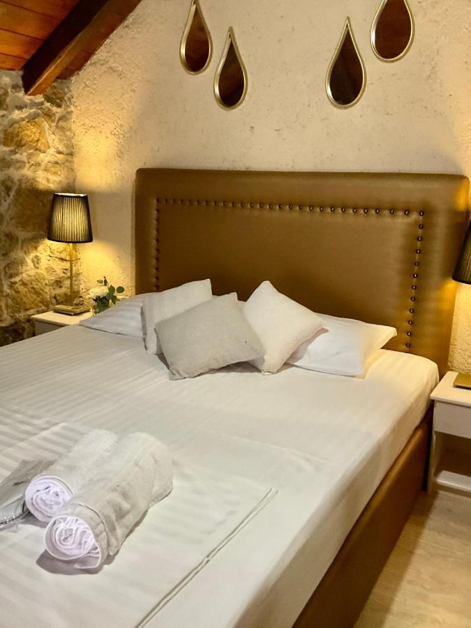 Stonehouse & Casa Al Sole E Al Mare Villa Nea Roda Ngoại thất bức ảnh