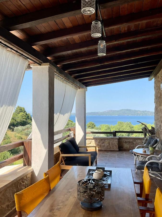 Stonehouse & Casa Al Sole E Al Mare Villa Nea Roda Ngoại thất bức ảnh