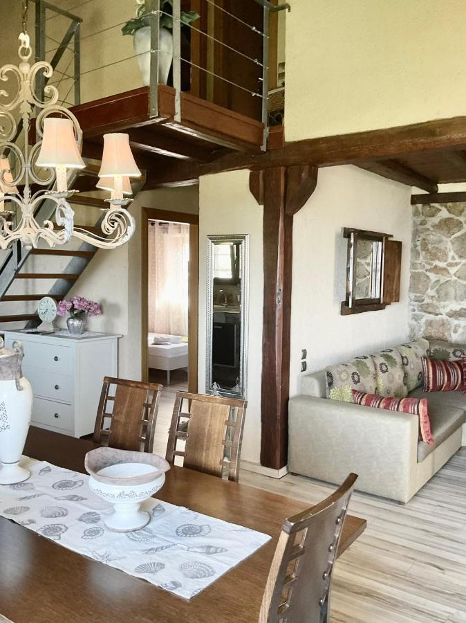 Stonehouse & Casa Al Sole E Al Mare Villa Nea Roda Ngoại thất bức ảnh
