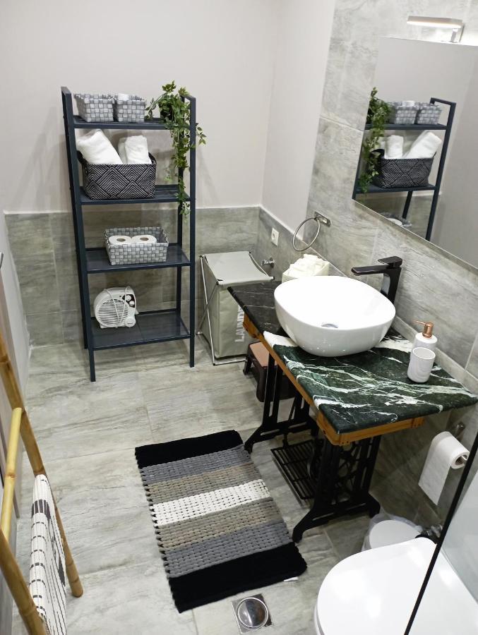 Stonehouse & Casa Al Sole E Al Mare Villa Nea Roda Ngoại thất bức ảnh