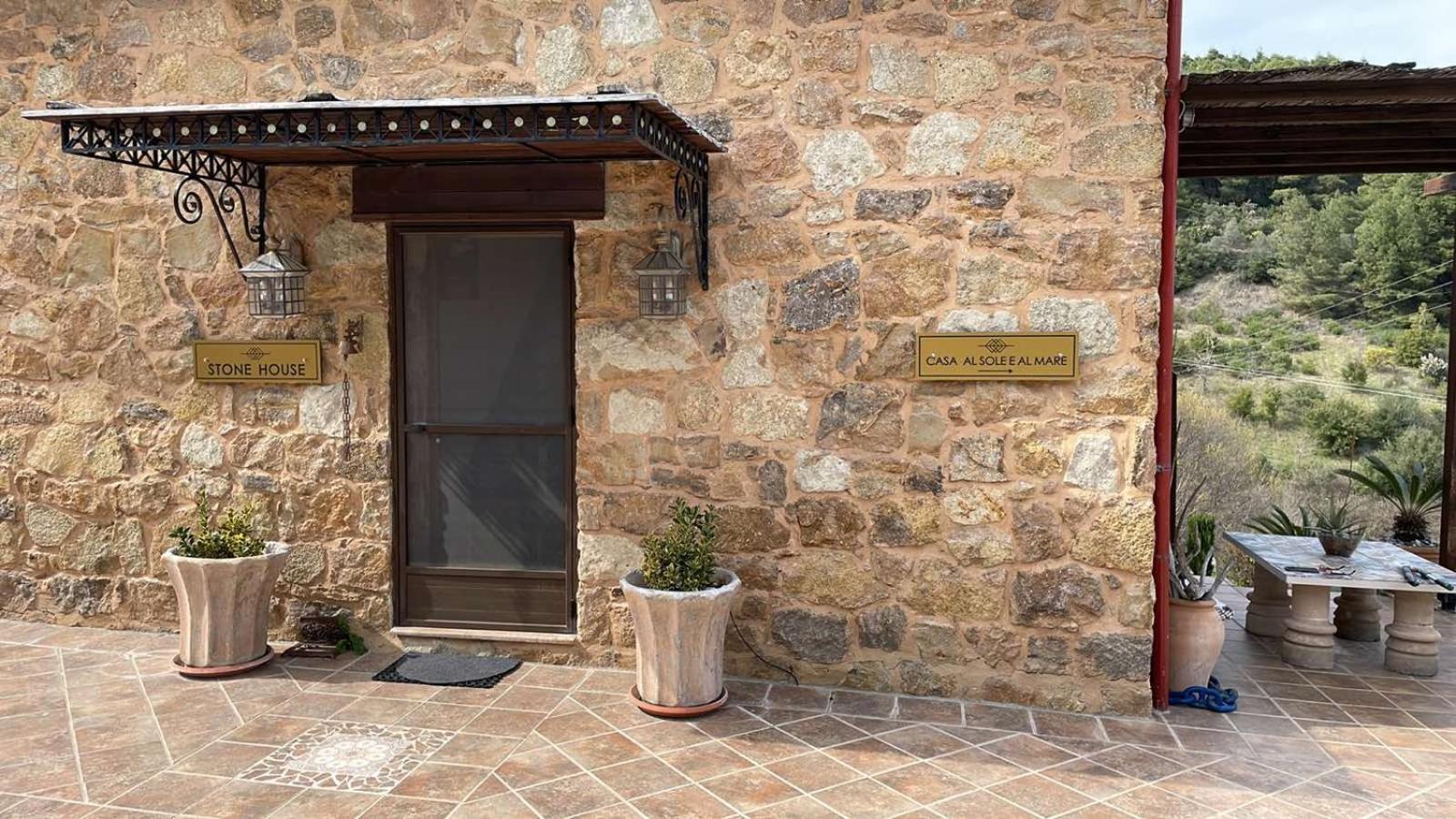 Stonehouse & Casa Al Sole E Al Mare Villa Nea Roda Ngoại thất bức ảnh
