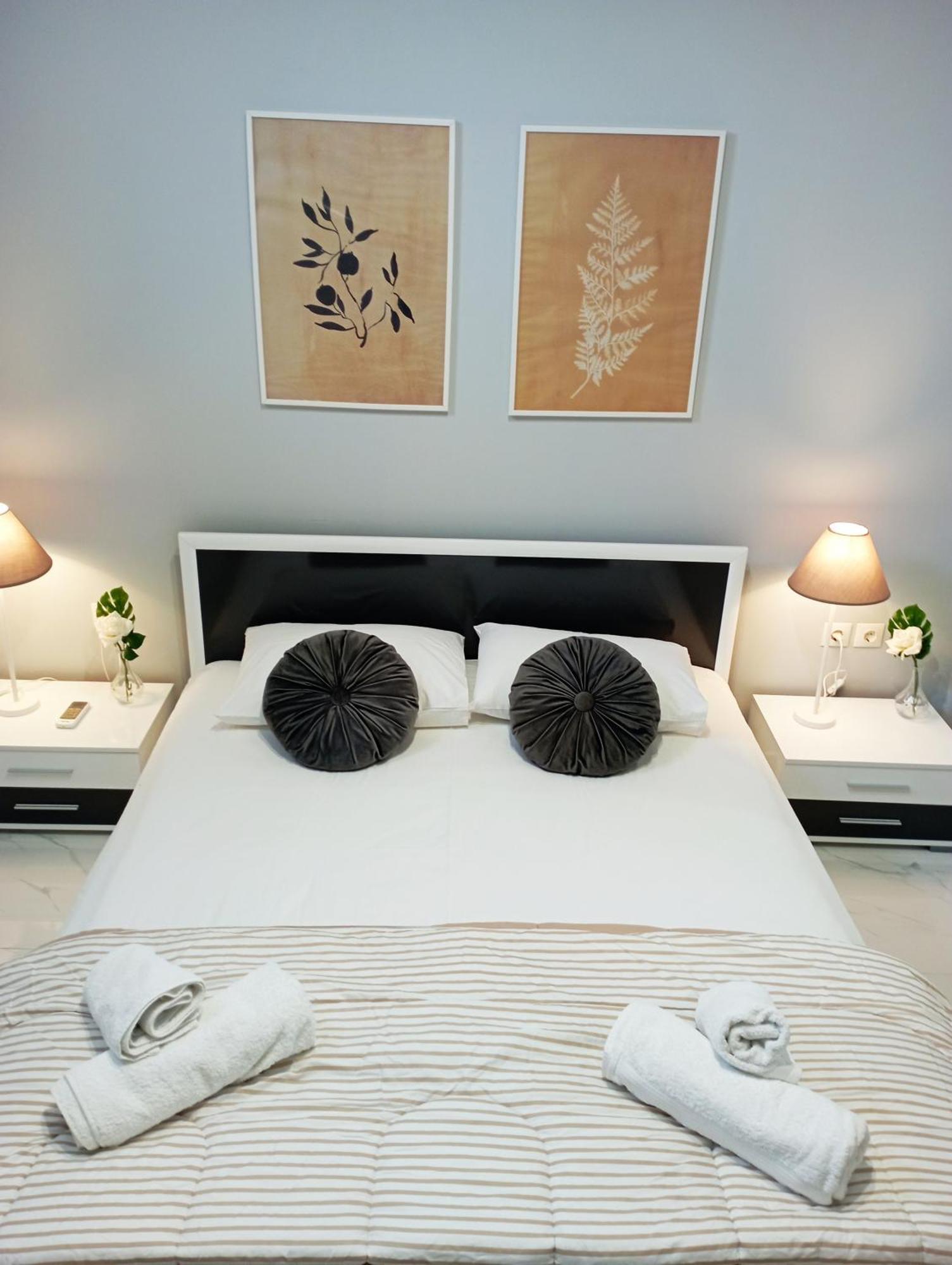 Stonehouse & Casa Al Sole E Al Mare Villa Nea Roda Ngoại thất bức ảnh