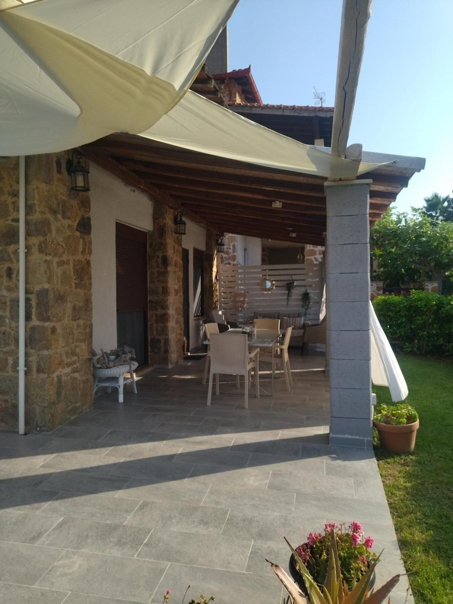 Stonehouse & Casa Al Sole E Al Mare Villa Nea Roda Ngoại thất bức ảnh