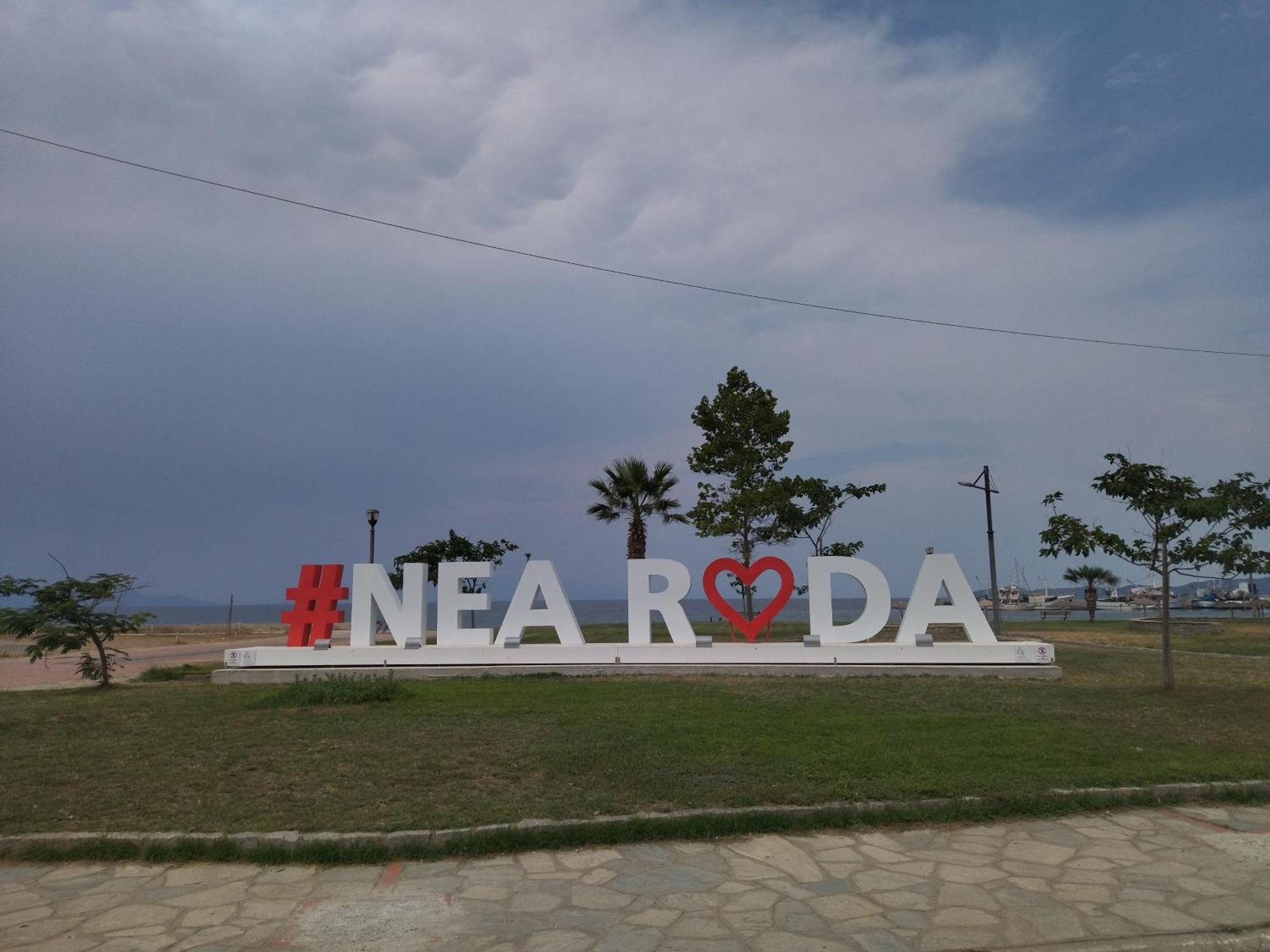 Stonehouse & Casa Al Sole E Al Mare Villa Nea Roda Ngoại thất bức ảnh