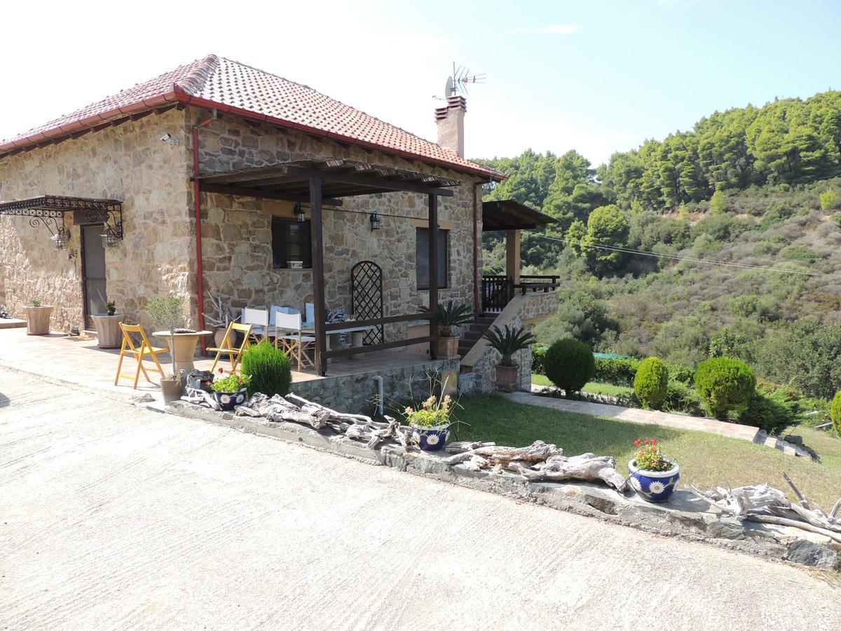 Stonehouse & Casa Al Sole E Al Mare Villa Nea Roda Ngoại thất bức ảnh