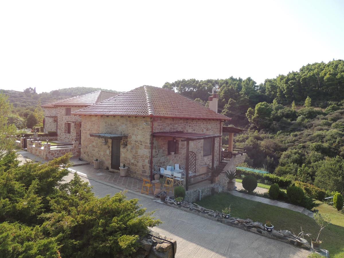 Stonehouse & Casa Al Sole E Al Mare Villa Nea Roda Ngoại thất bức ảnh